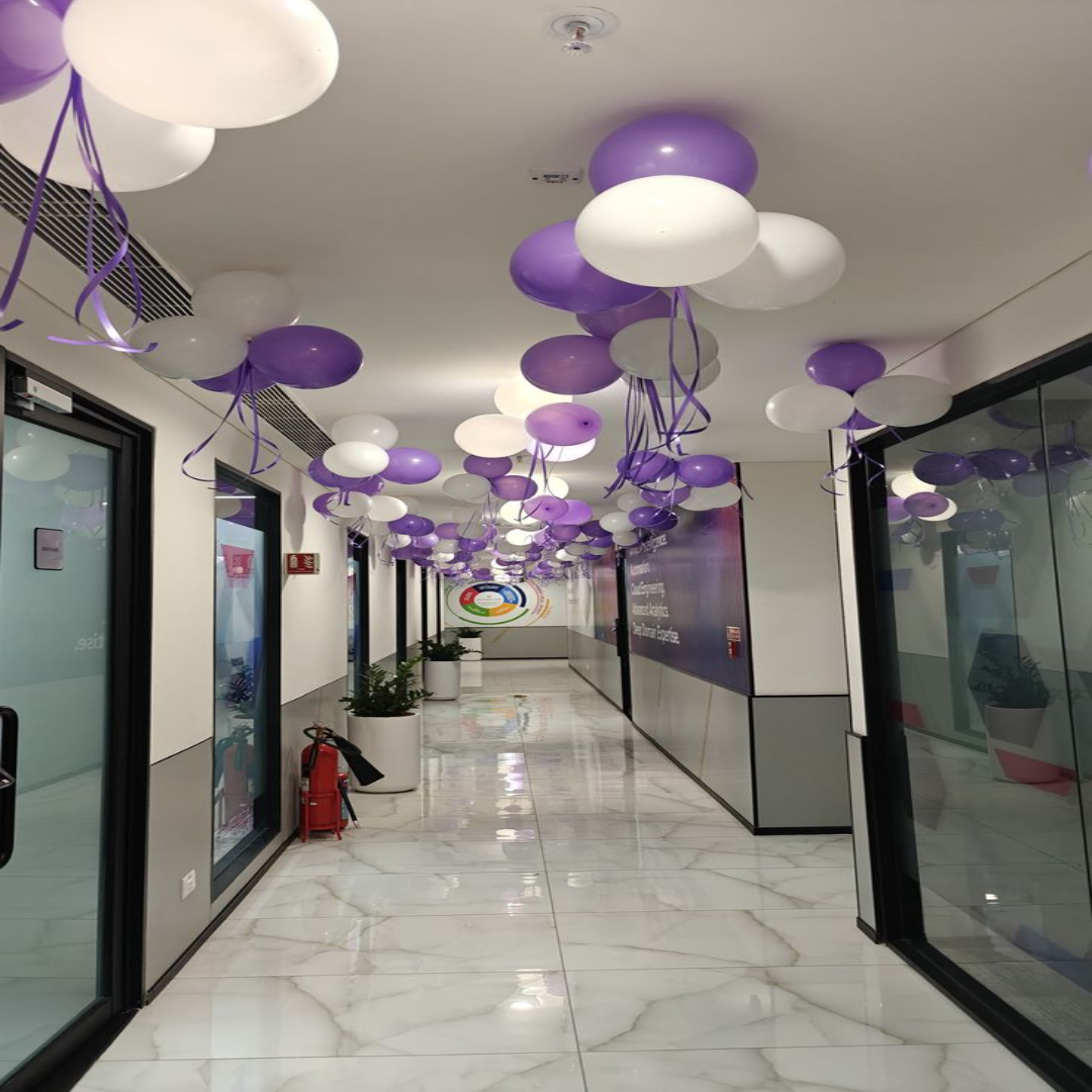 office balloon decoration
